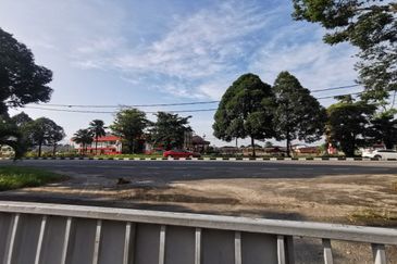 1.1295 Jalan Gasing Commercial Bungalow 