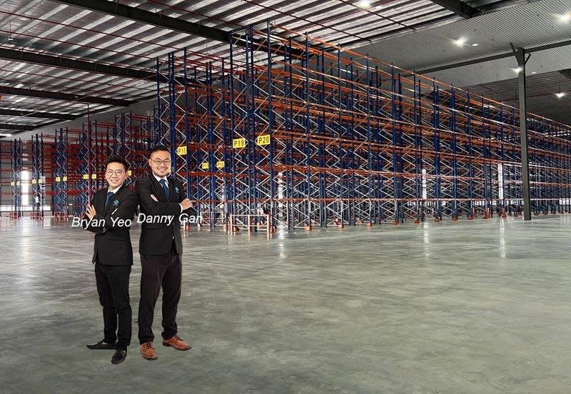 1.1305 U10 Shah Alam warehouse near Puncak Alam Elmina