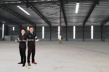 1.1306 Puchong Warehouse near Subang Kesas Highway