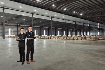 1.1306 Puchong Warehouse near Subang Kesas Highway