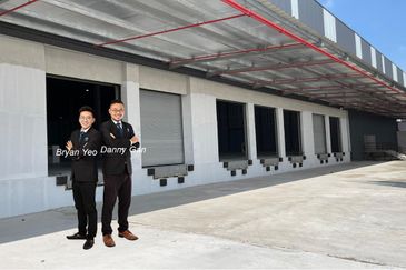 1.1307 Puchong Warehouse near Subang Kesas Highway