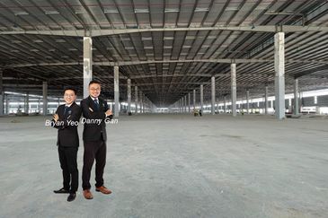 1.1307 Puchong Warehouse near Subang Kesas Highway