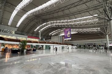 1.1371 Plaza Sentral Retail Shop near LRT KL Sentral