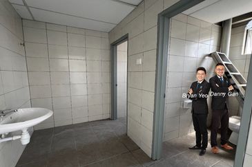 1.1294 Ampang New 2 Storey Link Factory for Sale 