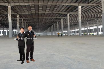 1.1565 Air Hitam Semi D Factory