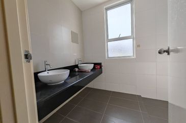 TAMAN BUKIT CHEMARA(CHEMARA HILL)