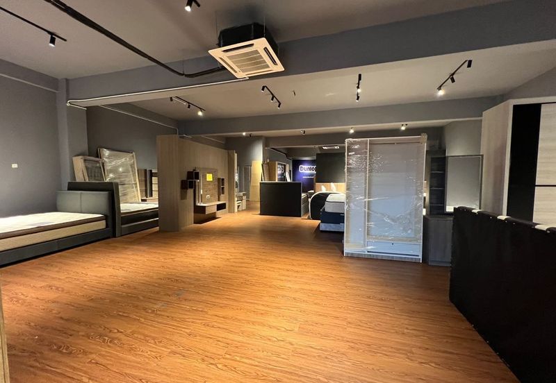 Pusat Komersial Lobak