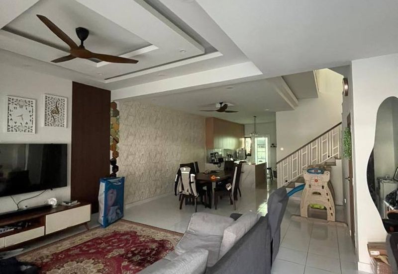 Dahlia @ Serene Heights