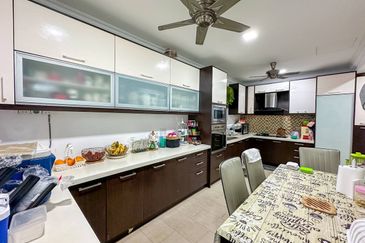 Jalan Prima Saujana 1/3B