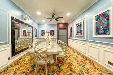 Puncak Pinggiran Putra