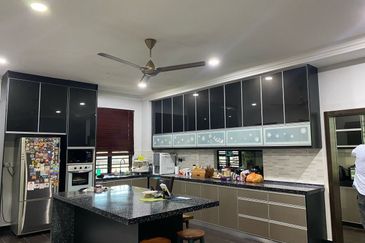 Putra Hill Residency