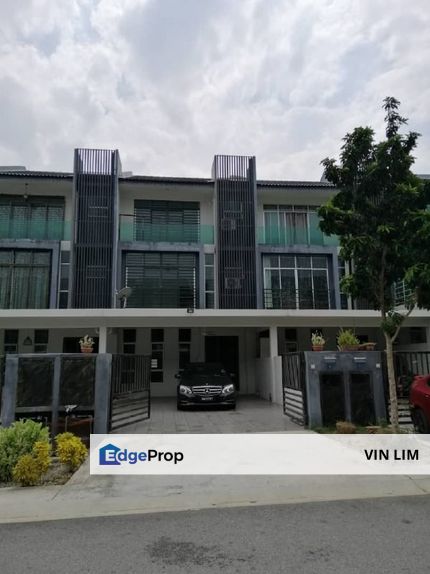 Bangi Avenue 3 Storey House for sale freehold non bumi Bangi Kajang, Selangor, Bangi