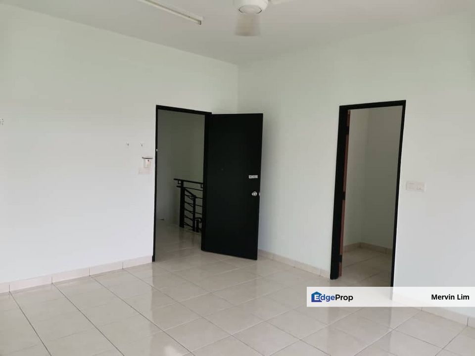 Kajang Bangi Avenue 3 Storey House for sale freehold non bumi Bangi Kajang Selangor, Selangor, Bangi