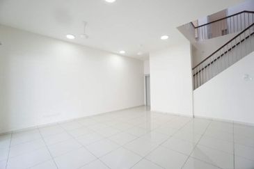 BANDAR AINSDALE FASA 3B (TENANG)