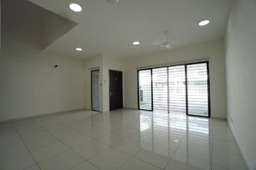 BANDAR AINSDALE FASA 3B (TENANG)