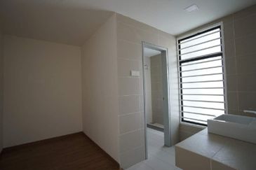 BANDAR AINSDALE FASA 3B (TENANG)