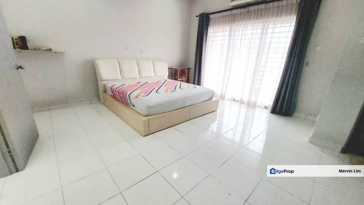 Seremban Saujana Sutera 𝗗𝗼𝘂𝗯𝗹𝗲 𝗦𝘁𝗼𝗿𝗲𝘆 𝗧𝗲𝗿𝗿𝗮𝗰𝗲 house for sale Kitchen Cabinet 24 Hours Guarded S2 Heights, Negeri Sembilan, Seremban