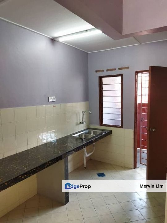 Bandar Seremban Selatan 2 storey Terrace House for rent Washing Machine, Refrigerator, Bed and Mattress, Ceiling Fan Senawang Seremban, Negeri Sembilan, Seremban