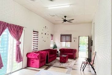 IMPIANA VILLA @TAMAN TUANKU JAAFAR