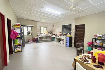 IMPIANA VILLA @TAMAN TUANKU JAAFAR