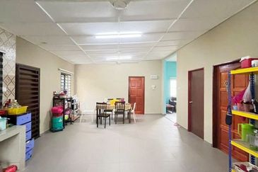 IMPIANA VILLA @TAMAN TUANKU JAAFAR