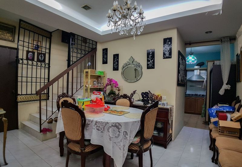 Jalan Desa Meringin 1