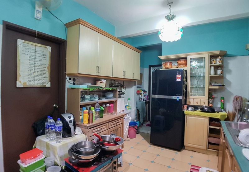 Jalan Desa Meringin 1