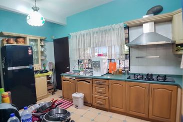 Jalan Desa Meringin 1