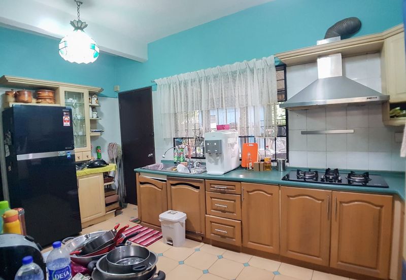 Jalan Desa Meringin 1