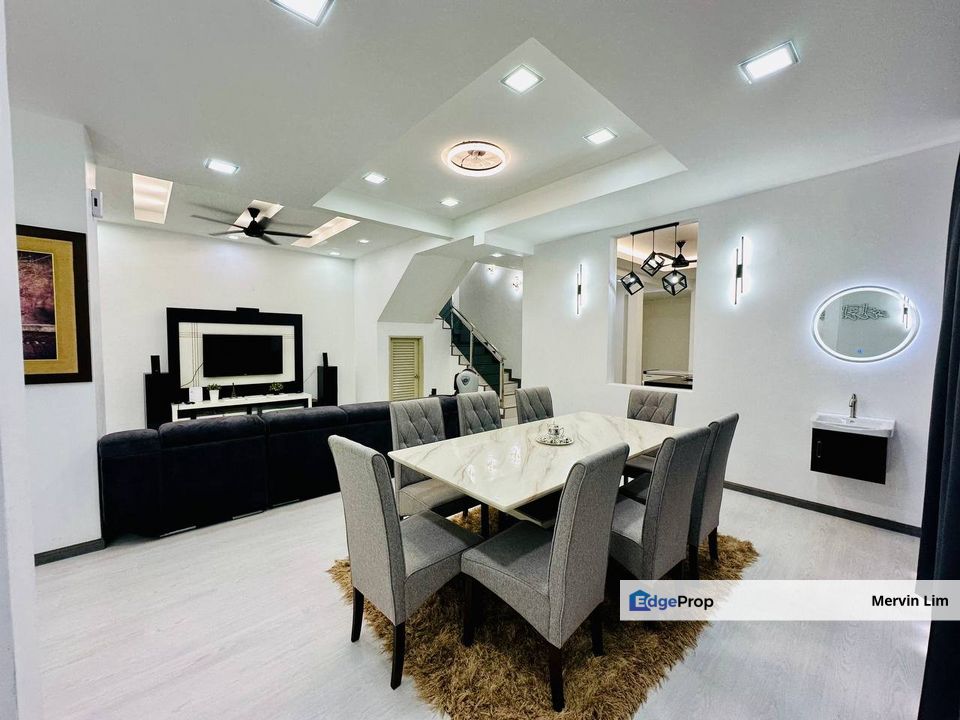 Seksyen 7 Jalan Platinum End Lot Double Storey house for sale Fully Renovated & Fully Furnished Shah Alam, Selangor, Shah Alam