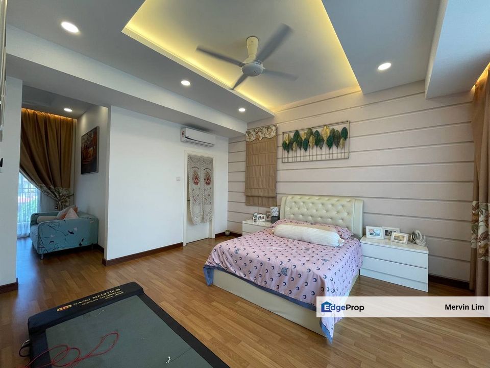 Semenyih DIAMOND CITY 3 STOREY BUNGALOW house for sale Fully Renovated Non Bumi SEMENYIH Selangor, Selangor, Semenyih