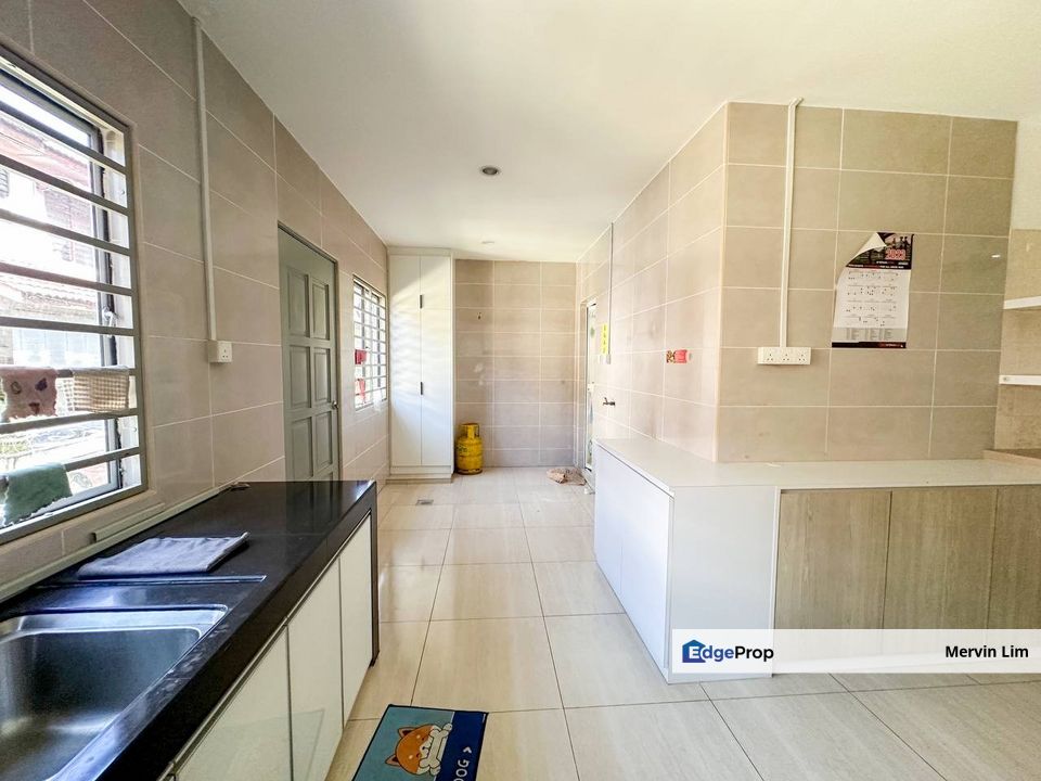 Taman Semenyih Mewah Double Storey House for sale RENOVATED Non bumi Pekan Semenyih Selangor, Selangor, Semenyih