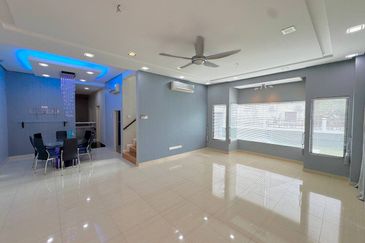 Avis 2 @ Setia Alam Sari