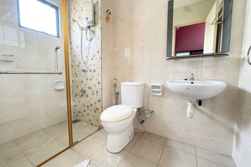 Avis 2 @ Setia Alam Sari