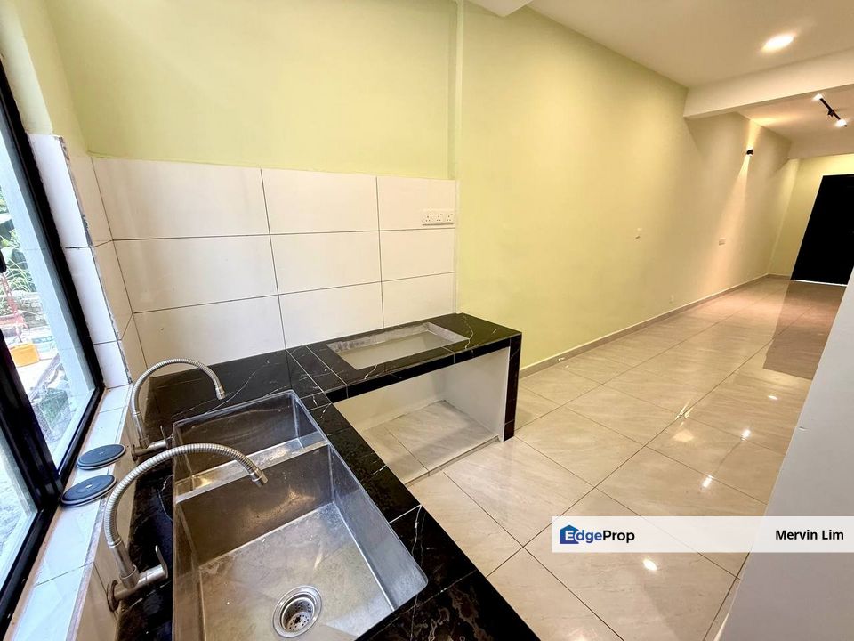 Taman Puchong Utama RENOVATED Double Storey House for sale Move in condition Puchong Selangor, Selangor, Puchong