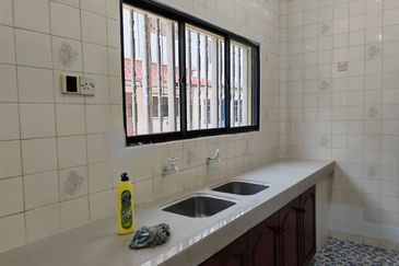 Taman Teluk Gedung Indah