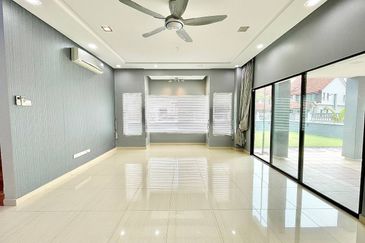 Avis 2 @ Setia Alam Sari