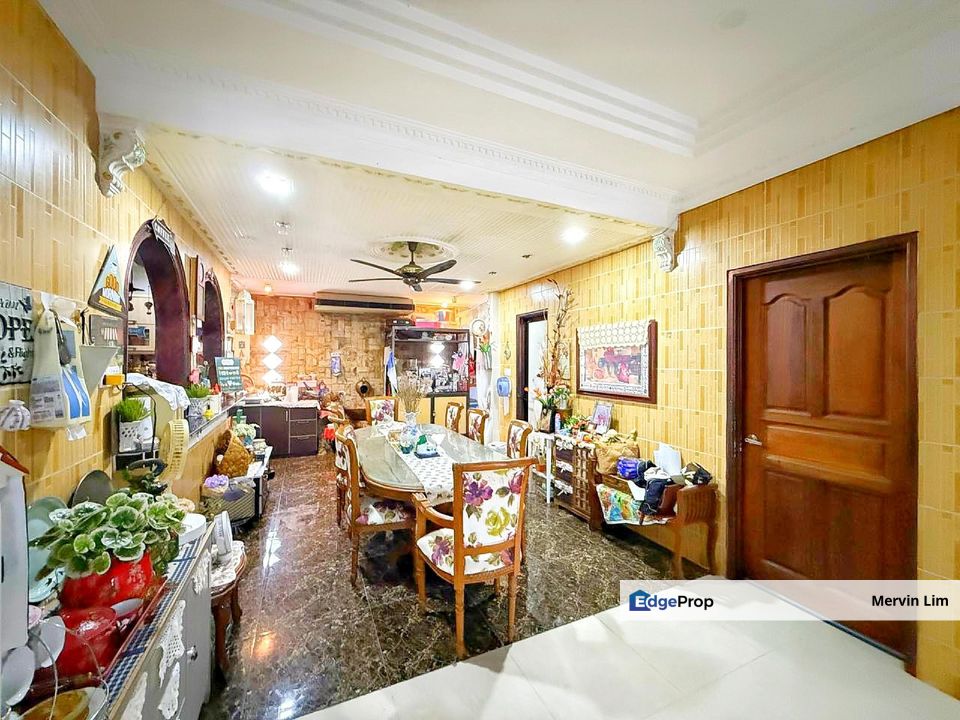 Seremban Garden City Homes CORNER LOT RENOVATED GUARDED Teres 2 Tingkat Untuk Dijual Negeri Sembilan, Negeri Sembilan, Seremban