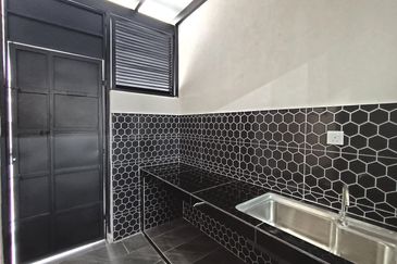 Anggun @ Bandar Ainsdale