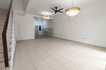 Anggun @ Bandar Ainsdale