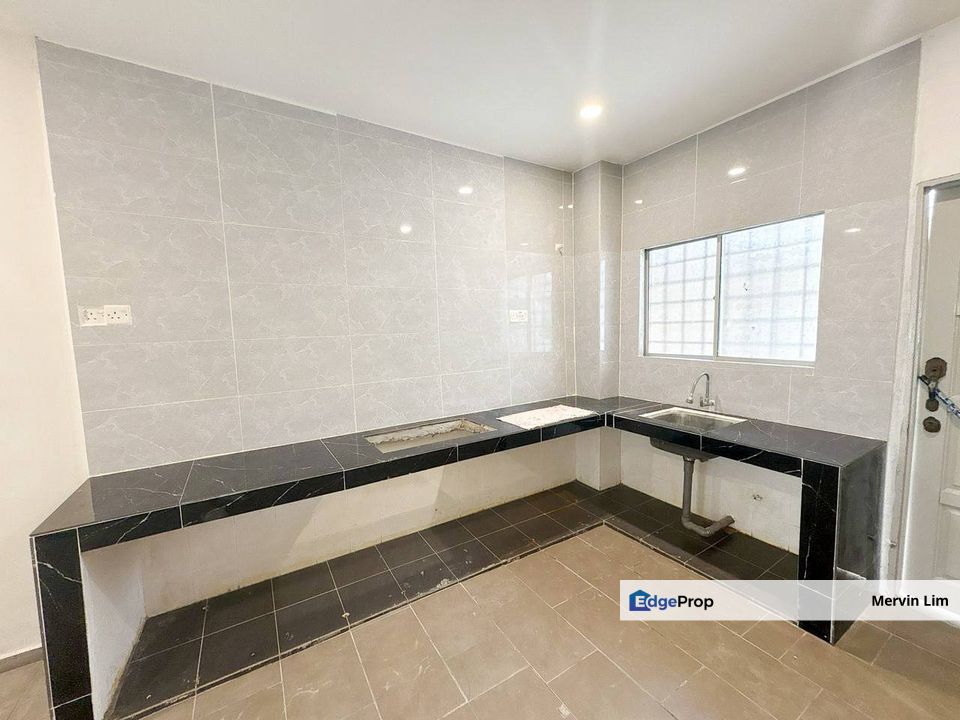 Klang Taman Sentosa END LOT Double Storey house for sale New refurnish unit Non Bumi Klang Selangor, Selangor, Klang