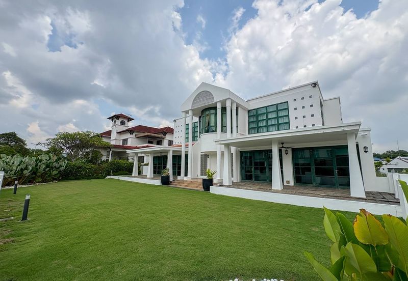 KGSAAS Golf Club, Seksyen 13