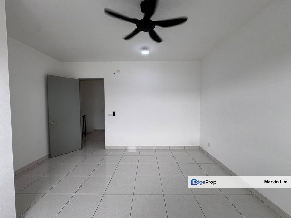 Rawang M Aruna New 2 Storey Terrace house for sale non bumi good Condition Facing Empty Selangor, Selangor, Rawang