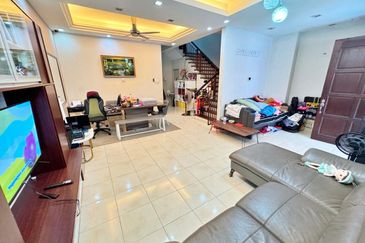 Avis 2 @ Setia Alam Sari