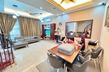 Avis 2 @ Setia Alam Sari