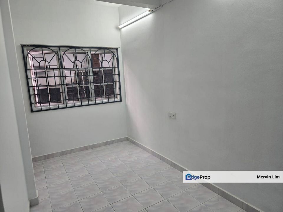 Seremban Taman Megah Oakland Double Storey Terrace house for rent partially furnished Negeri Sembilan, Negeri Sembilan, Seremban