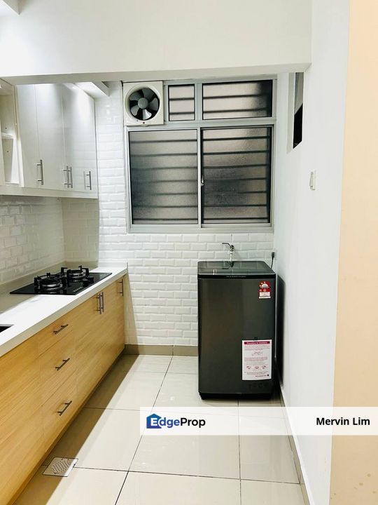 Kajang Residensi Zamrud for sale FULLY RENOVATED & FURNISHED freehold non bumi kajang 2 Selangor, Selangor, Kajang