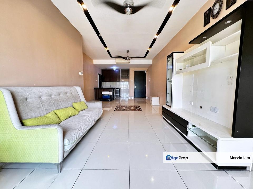 Semenyih Kiara Plaza Service Residence for sale Renovated & partially furnished BELOW price Semenyih, Selangor, Semenyih