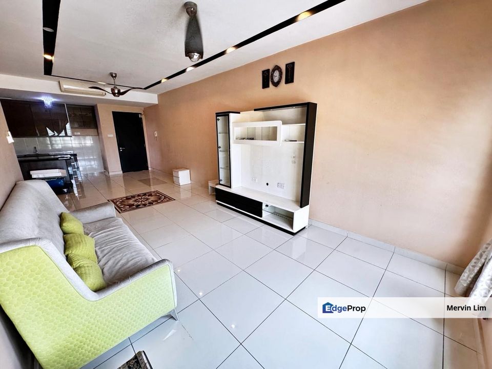 Semenyih Kiara Plaza Service Residence for sale Renovated & partially furnished BELOW price Semenyih, Selangor, Semenyih