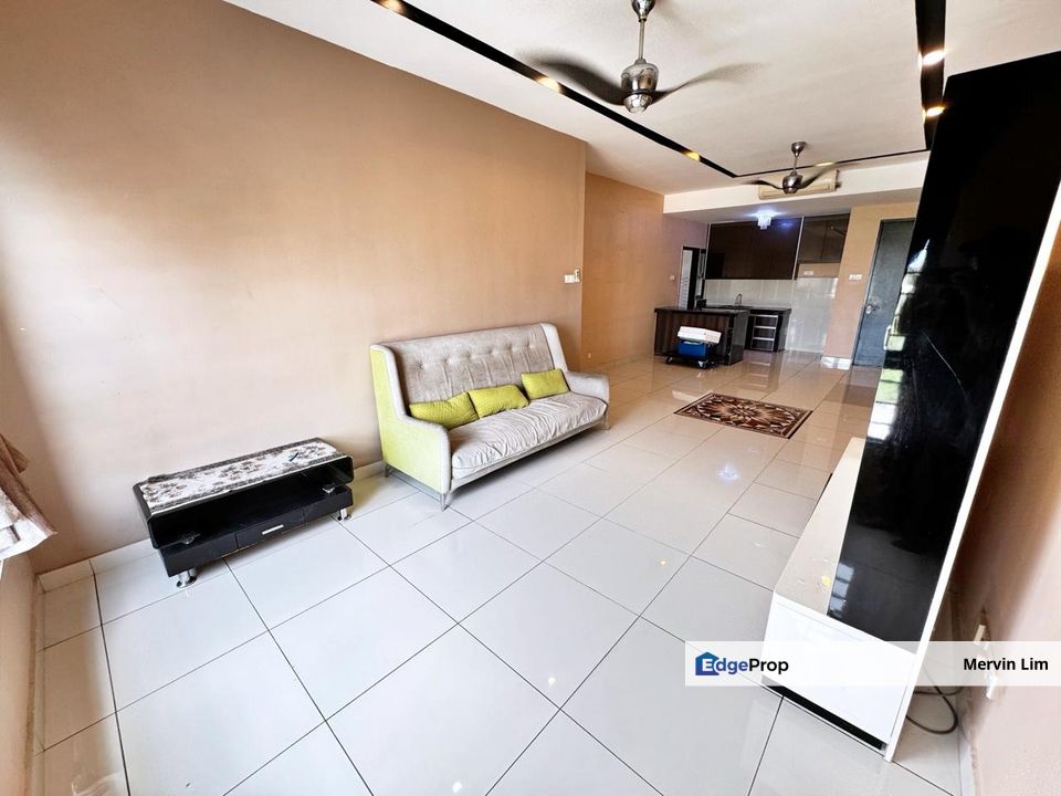 Semenyih Kiara Plaza Service Residence for sale Renovated & partially furnished BELOW price Semenyih, Selangor, Semenyih